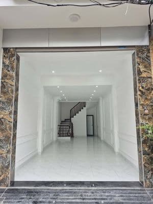 Bán nhà Ngọc Hồi 40m² 5 tầng ô tô đỗ cửa 7.x tỷ