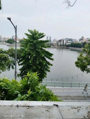 Bán nhà mặt phố Mai Anh Tuấn, Đống Đa, view hồ Hoàng Cầu