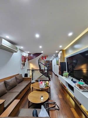 Nhà đẹp Ba Đình, tặng nội thất, giá ngoại thành