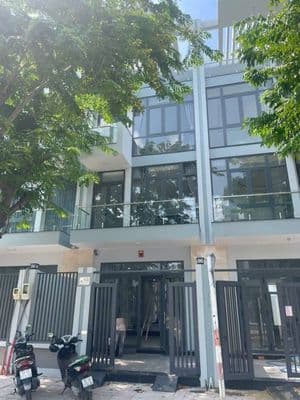 Cho thuê nhà 5x22 - gần chợ đầu mối – giá: 25 triệu tl