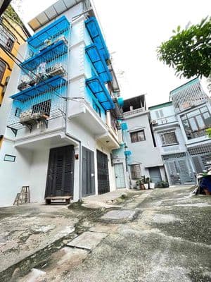 Quá hiếm . Minh Khai lô góc ,sân rộng 5 tầng 3 ngủ chỉ 4.3 tỷ , sổ đỏ