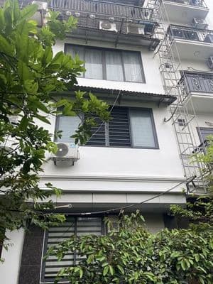 Bán nhà 32m2, 4PN, full nội thất, gần ĐH Công Nghiệp