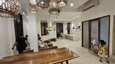 Cho thuê nhà góc 2MT Tú Xương, Quận 3. DT: 7x25m. 175m2