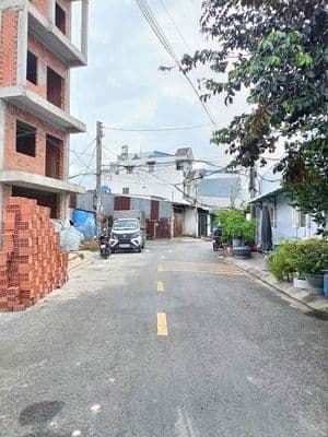 Hàng thơm - đang xây kẹt tiền bán gấp gần chợ Gấu mua về hoàn thiện.