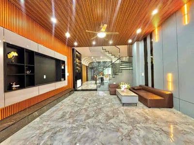 Bán Nhà 3 Tầng Mặt Tiền Hoà Xuân Full Nội Thất Giá Chỉ Nhỉnh 5 Tỷ