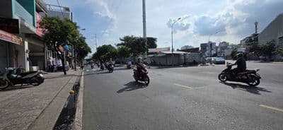 MB194-196 Bình Thới ,Phường 14,Quận 11 - Dt : ngang 50m trệt,1 lầu