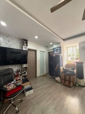 Bán chung cư Cầu Giấy 65m2 2ngủ giá 4.99tỷ đủ nội thất