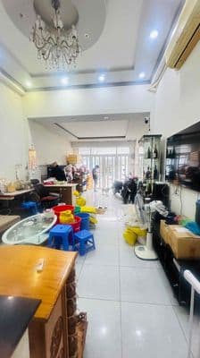 BÁN NHÀ Đ898 GẦN CHỢ PHÚ HỮU QUẬN 9 85m2 ĐẬU OTO TRONG NHÀ