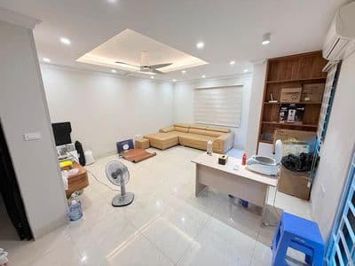 Nhà 5 tầng Phú Đô 7.6 tỷ, 35m2, 10m ra ô tô, cho thuê 15tr/tháng