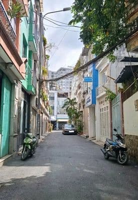 BÁN NHANH - Nhà 2Tầng x 62m² XE HƠI đậu cửa ra đường Nguyễn Trung Trực