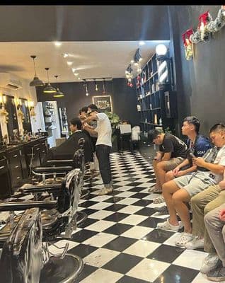 BÁN NHÀ NGUYỄN TRÃI Q1 SÁT CHỢ BẾN THÀNH , HẺM XE HƠI 6M , 4 × 16