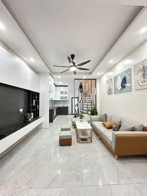 Bán nhà Minh Khai, 32m2, full nội thất, sổ vuông