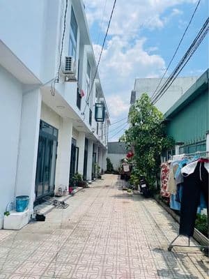 Nhà 1 trệt 1 lầu 96m2 gần Chợ Thạnh Phú - 900 triệu