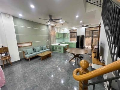 Cho thuê nhà phố khu compound, đầy đủ nội thất, 4 phòng ngủ rộng rãi