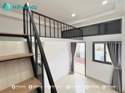 Phòng gác ban công mới xây ngay ngã tư Thủ Đức Lê Văn Việt, khu CNC