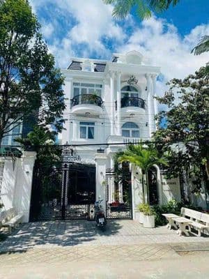 Bán biệt thự 2 lầu 7 phòng ngủ dt 215m2 khu Xây Dựng Cần Thơ