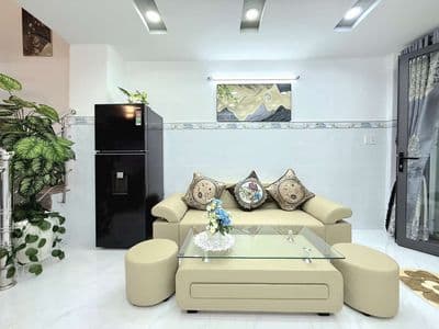 nhà sổ hồng hẻm xe hơi 3,2x10m 2 lầu 4pn 2 tỷ 480