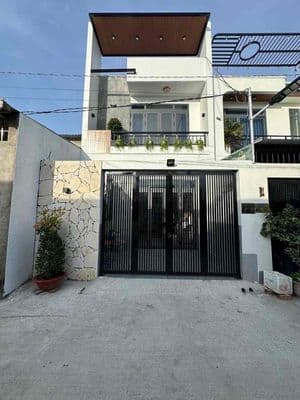 Gia đình tôi cần tiền cần bán căn nhà ngã xã mỹ hạnh nam