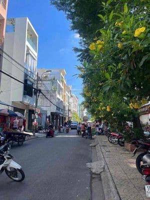 Bán Căn Nhà trệt lầu sân thuợgn 4mx18m 72m2 đường rộng 10m có vỉa hè