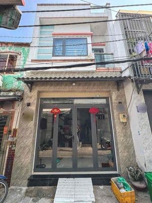 NHÀ CÒN MỚI ĐẸP - 2 TẦNG BTCT - GIÁP LÊ VĂN QUỚI - SÁT BÊN CHỢ GÒ XOA