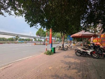 E bán nhà Chính chủ 2 mặt tiền Xa Lộ HN. ngay CA TĐ cũ. TL truc tiep