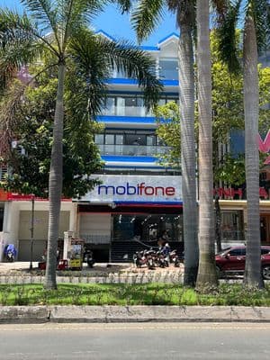 Cho thuê nhà mặt tiền ngang 10m đường nguyễn thị thập quận 7