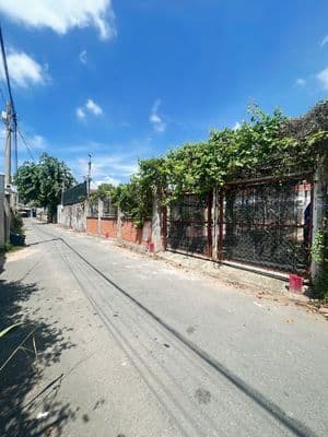 HIẾM Bán lô đất Hẻm xe tải 94m2 vuông vứt cách Mặt tiền chỉ 30m