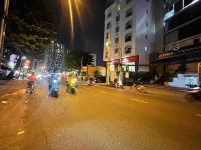 MBKD Mặt Tiền Nguyễn Xí 2 Chiều 270m2 Ngang 8.4m Suốt Giá 45tr/th