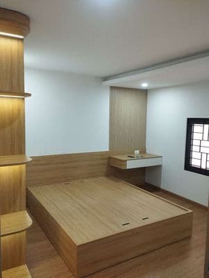 NHÀ GÁC LỮNG ĐÚC, KIỆT Ô TÔ TRẦN HOÀNH