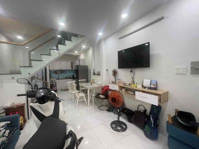 Bán nhà chính chủ đang ở hẻm 3.5m xe hơi đậu cửa Phạm Văn Chiêu P14
