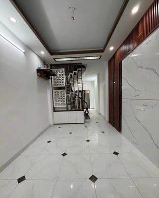 Bán nhà Lĩnh Nam 40m2, 5 tầng, hơn 7.5 tỷ