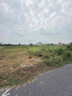 Chính chủ bán lô đất trong khu dân cư ngay Ql50 .