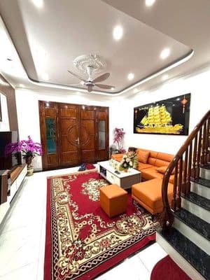 Bán nhà phố Trạm 35m2 5 tầng 3PN gần Cầu Vĩnh Tuy