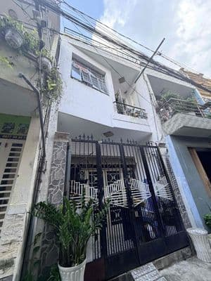 1 Sẹc sát mặt tiền Nguyễn Văn Công - Giáp Phạm văn đồng - Ngang 4m