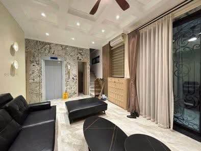 Nhà đẹp xây mới Hai Bà Trưng, 44m2, 5 tầng thang máy, 11.5 tỷ