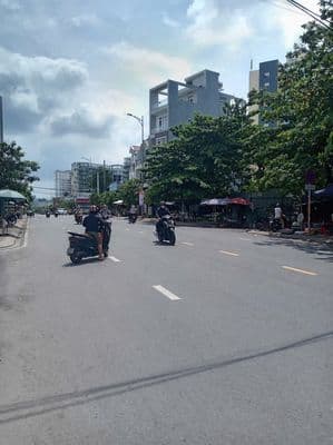 Cho Thuê Nhà 1 Trệt 1 Lầu Đường Lê Văn Chí. DTSD 128m2. Gía 7,5 Triệu.