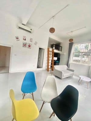 Cho thuê mặt bằng ven hồ, Gia Thượng, 80m. giá 10tr