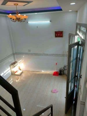bán nhà gác đổ suốt 4×7 trên dưới điều có vệ sinh