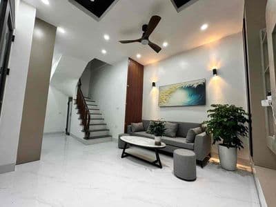 Trung Tâm Đống Đa 33M x 4 Tầng Nhỉnh 5 Tỷ , Nhà Đẹp ở ngay.