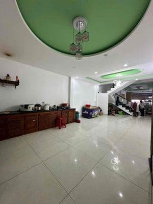 CHO THUÊ NHÀ NGUYÊN CĂN 2 TẦNG MẶT TIỀN PHẠM HÙNG