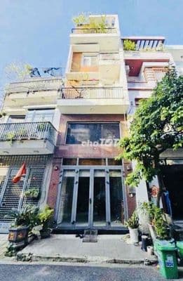 Nhà ngã tư ga. trệt lửng 3 lầu 4pn 4wc ( sẵn máy lạnh )