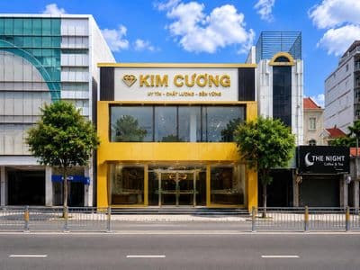 CHO THUÊ DIỆN TÍCH KHỦNG 2000M2 MẶT BẰNG SHOWROOM TRÊN ĐƯỜNG CỘNG HÒA