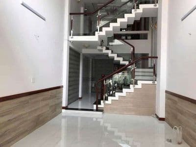 Cho thuê nhà HXH Dương Quảng Hàm gần trường ĐH Văn Lang