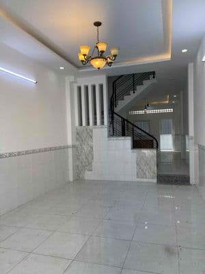 Mt đường số 21a tên lửa, dt: 4x22.5m trệt 2 lầu sân thượng, giá: 10.8t