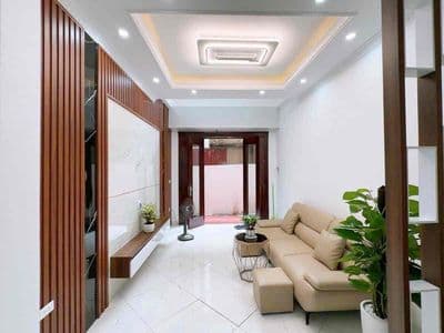 Nhà đẹp ở ngay, full nội thất, 35m, 6 tầng, Thái Thịnh, Yên Lãng