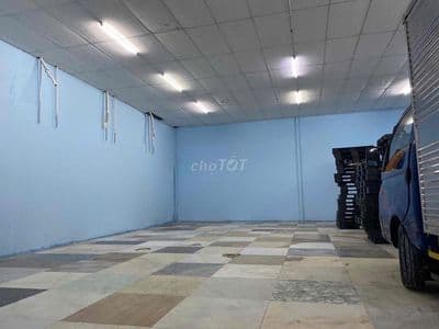 cho thuê kho dt 10x18m ngay chế lan viên, trần la phông, nền gạch men