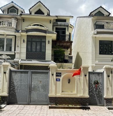 NHÀ RẺ_ĐƯỜNG LƯƠNG ĐỊNH CỦA GARA 3 LẦU 5 PHÒNG LỚN HƯỚNG THOÁNG MÁT