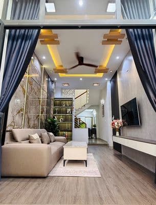 Nhanh! Nhà phố Quan Nhân, dân xây chắc chắn, ngõ nông, 3 gác, 36m2x5T