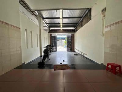 CHO THUÊ NHÀ MẶT TIỀN BỜ HỒ XÓM VẮNG DTSD 320M2