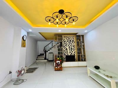 Ngay Ngã Tư Thủ Đức Nhà 2 Tầng Vị Trí Bao Đẹp